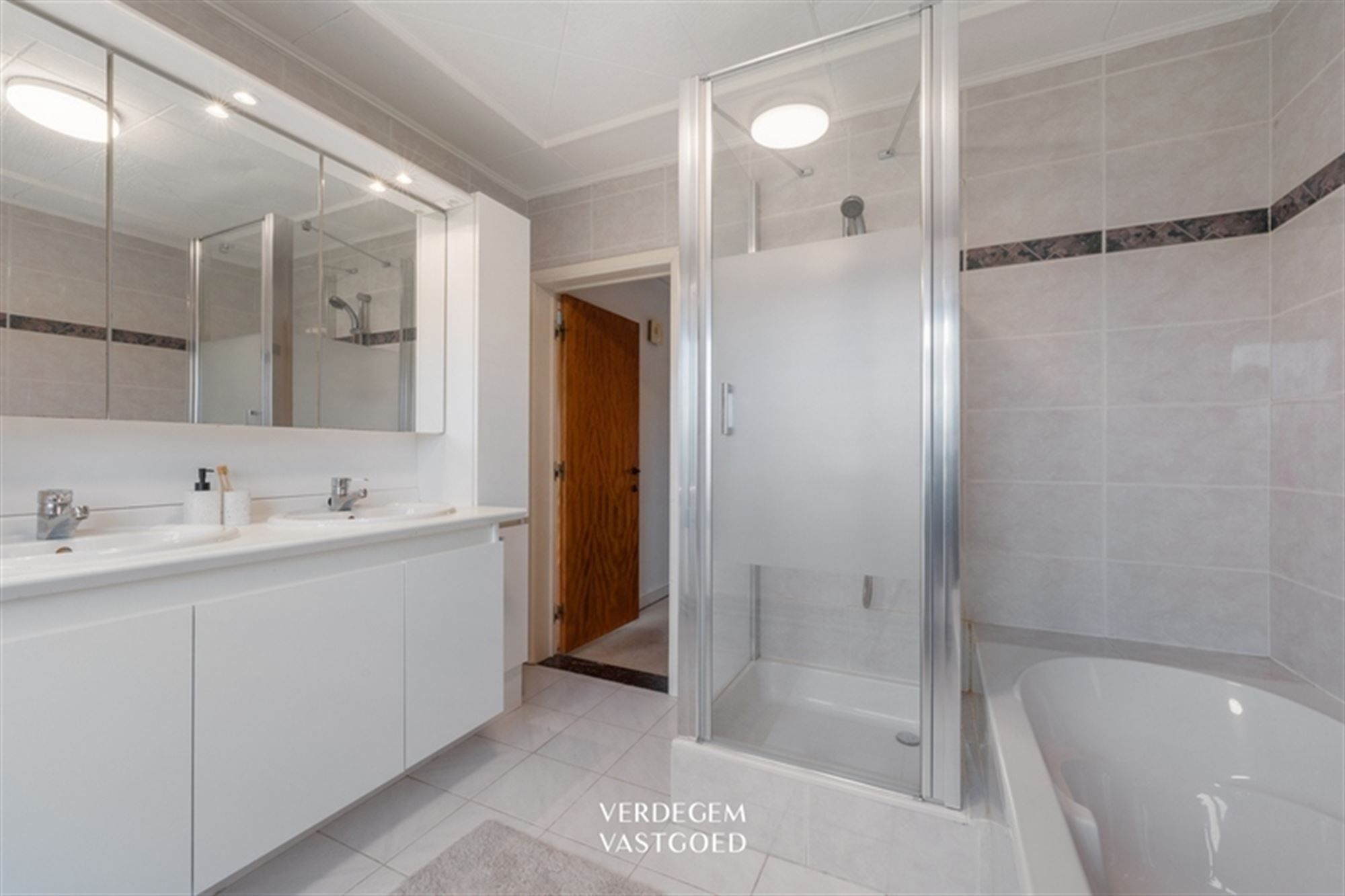 Statige burgerwoning, 3+1 slaapkamers en zalige tuin foto 16