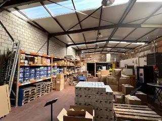 COMMERCIEEL PAND MET OPSLAGRUIMTE EN WOONHUIS OP ZICHTLOCATIE foto 7