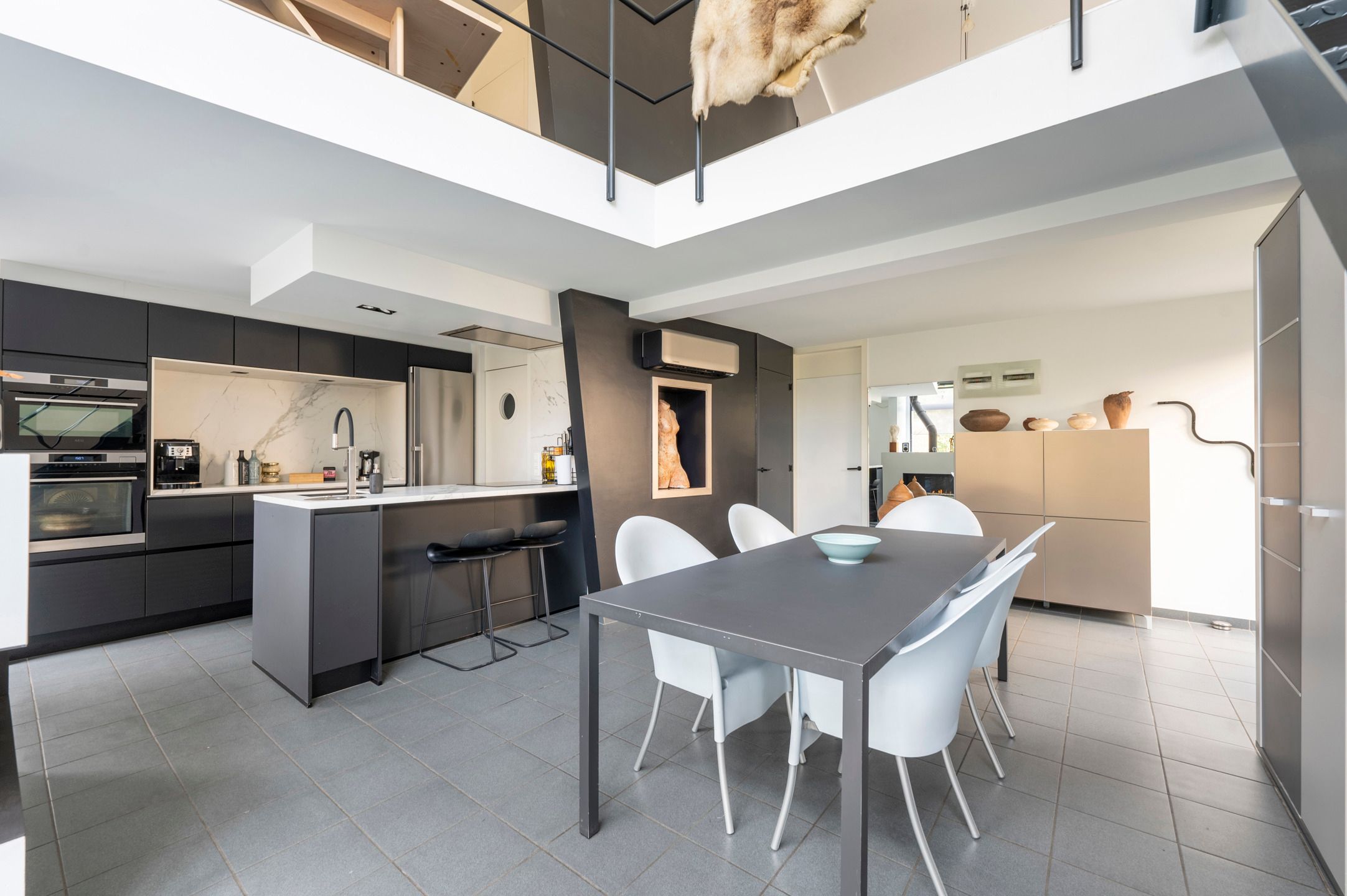 Architecturale woning met uitzonderlijke lichtinval. foto 3