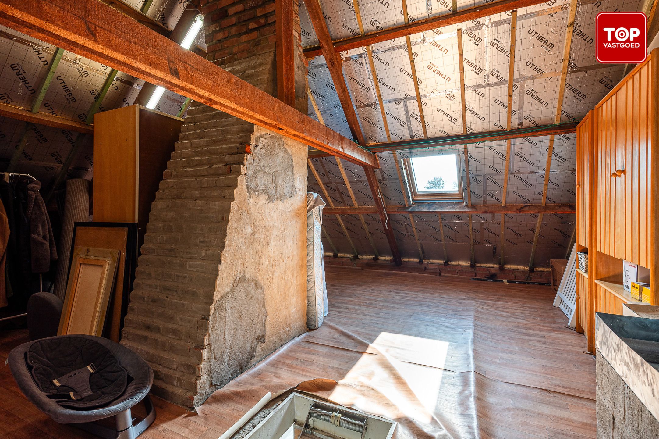 Instapklare halfopen bebouwing met drie slaapkamers foto 17