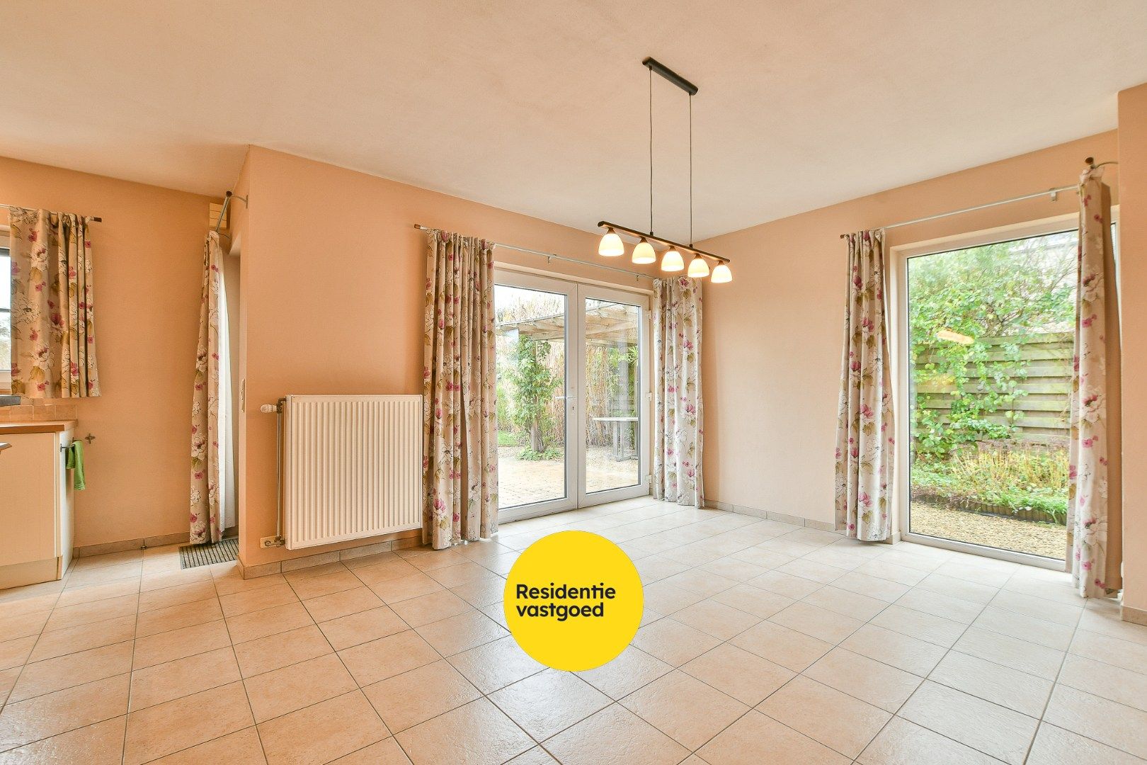 Instapklare halfopen woning in De Haan – vlak bij strand, duinbossen en halte kusttram foto 9