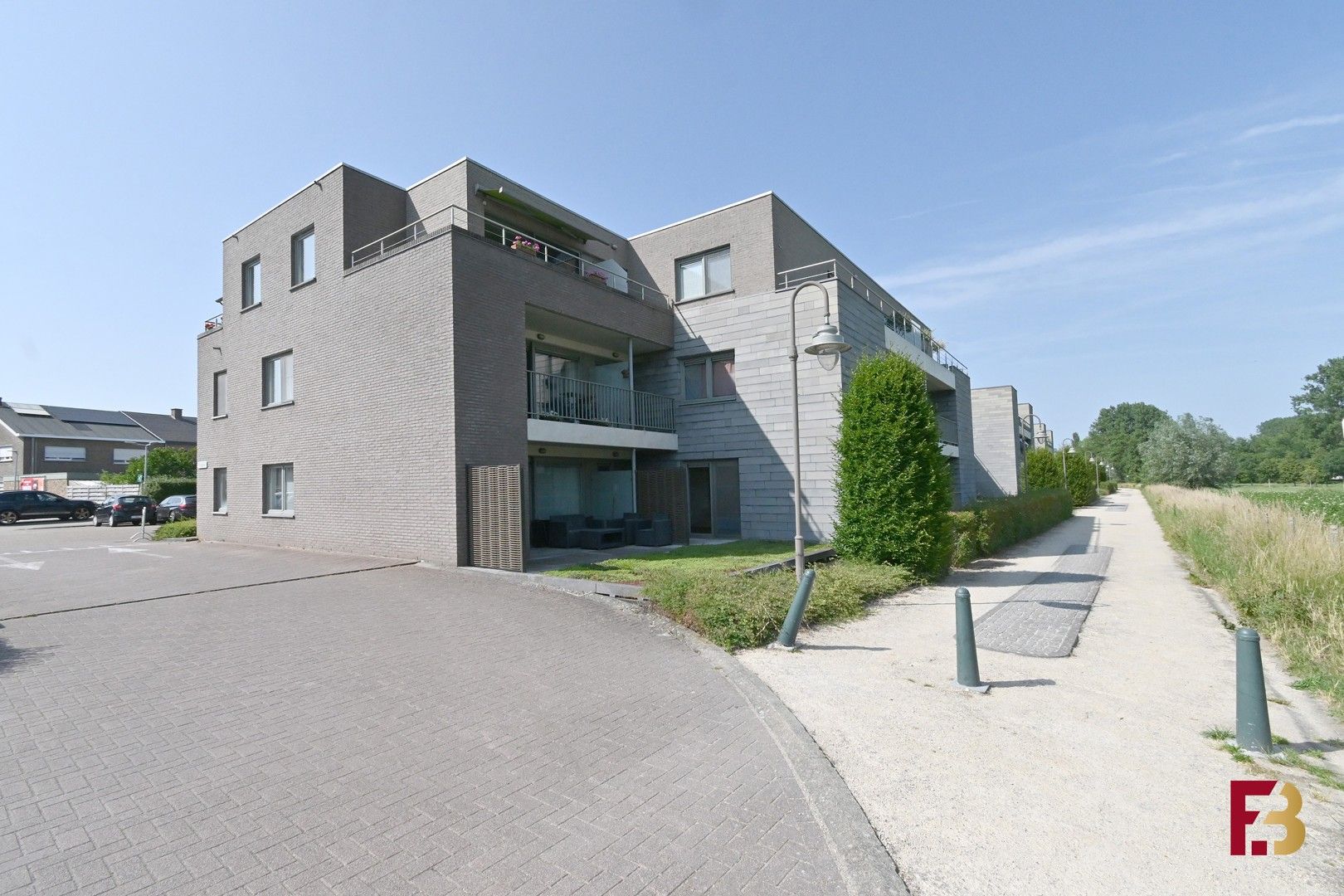Lichtrijk gelijkvloers appartement met 2 terrassen en uitzicht op groen – hartje Eke foto 20