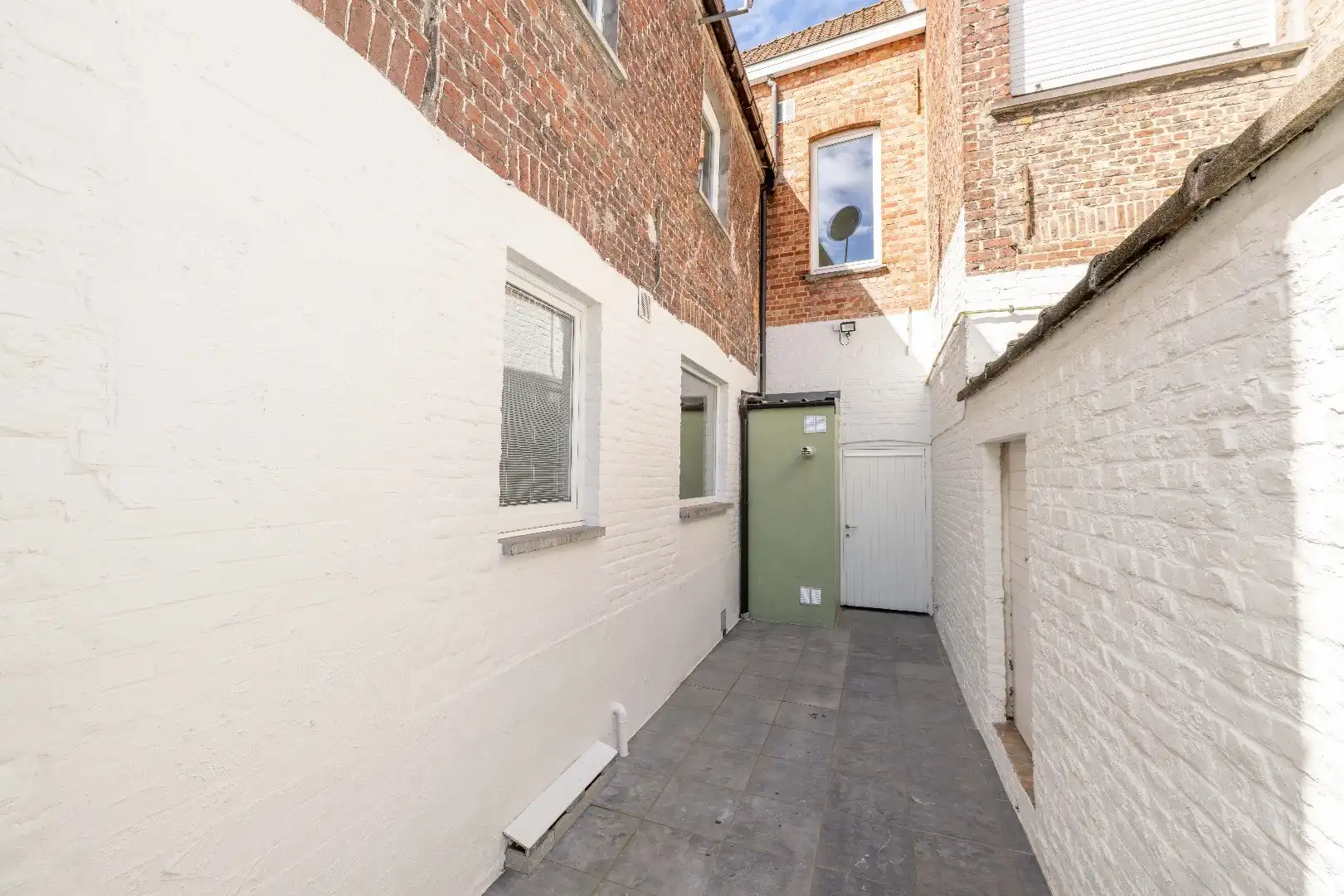 CENTRAAL GELEGEN INSTAPKLARE WONING foto 14