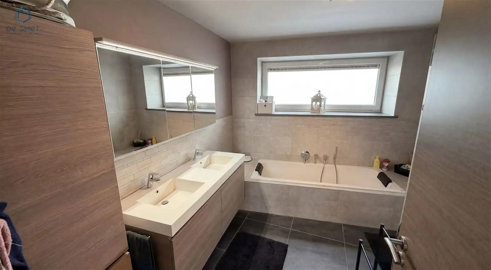 Instapklare gezinswoning met 3 slaapkamers, ruime tuin en private oprit foto 6