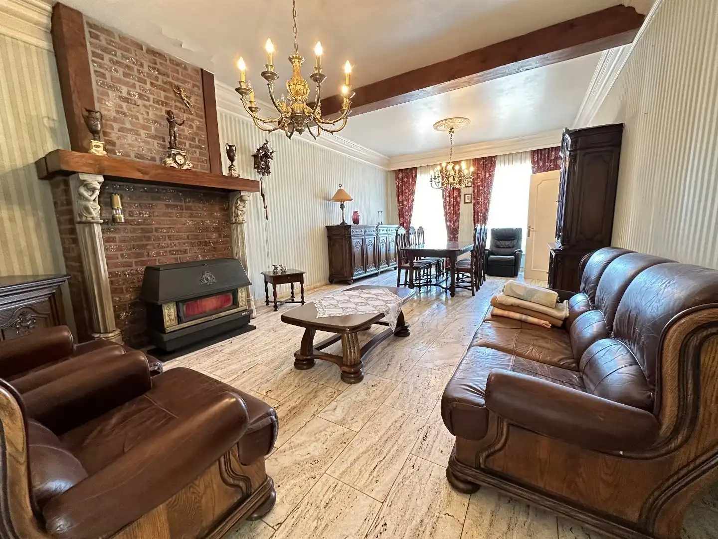 Woning met 4 slaapkamers, tuin en bewoonbare oppervlakte van 308 vierkante meter foto 4