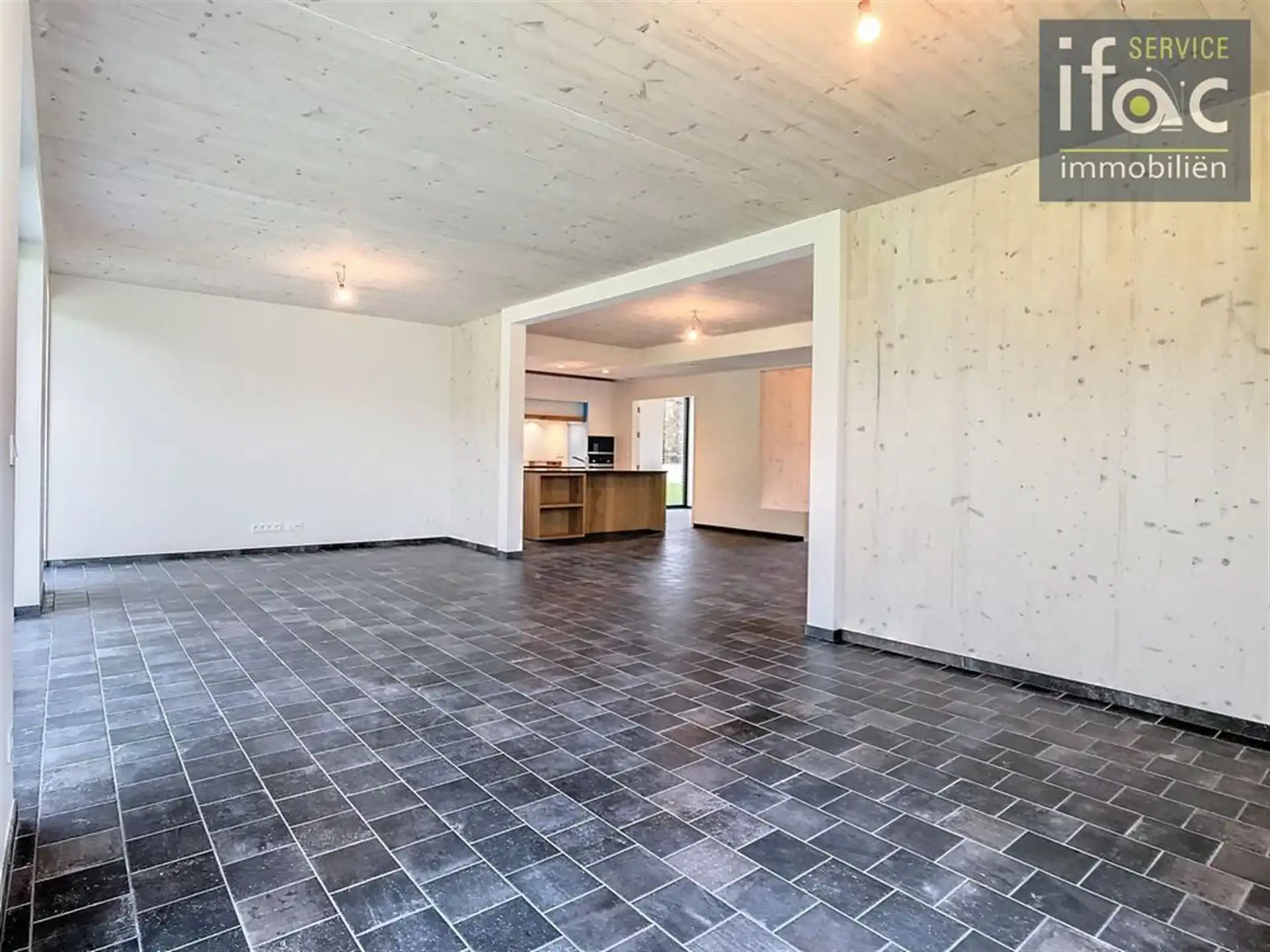 Villa met 4 slaapkamers, 2 badkamers en een grote tuin foto 18