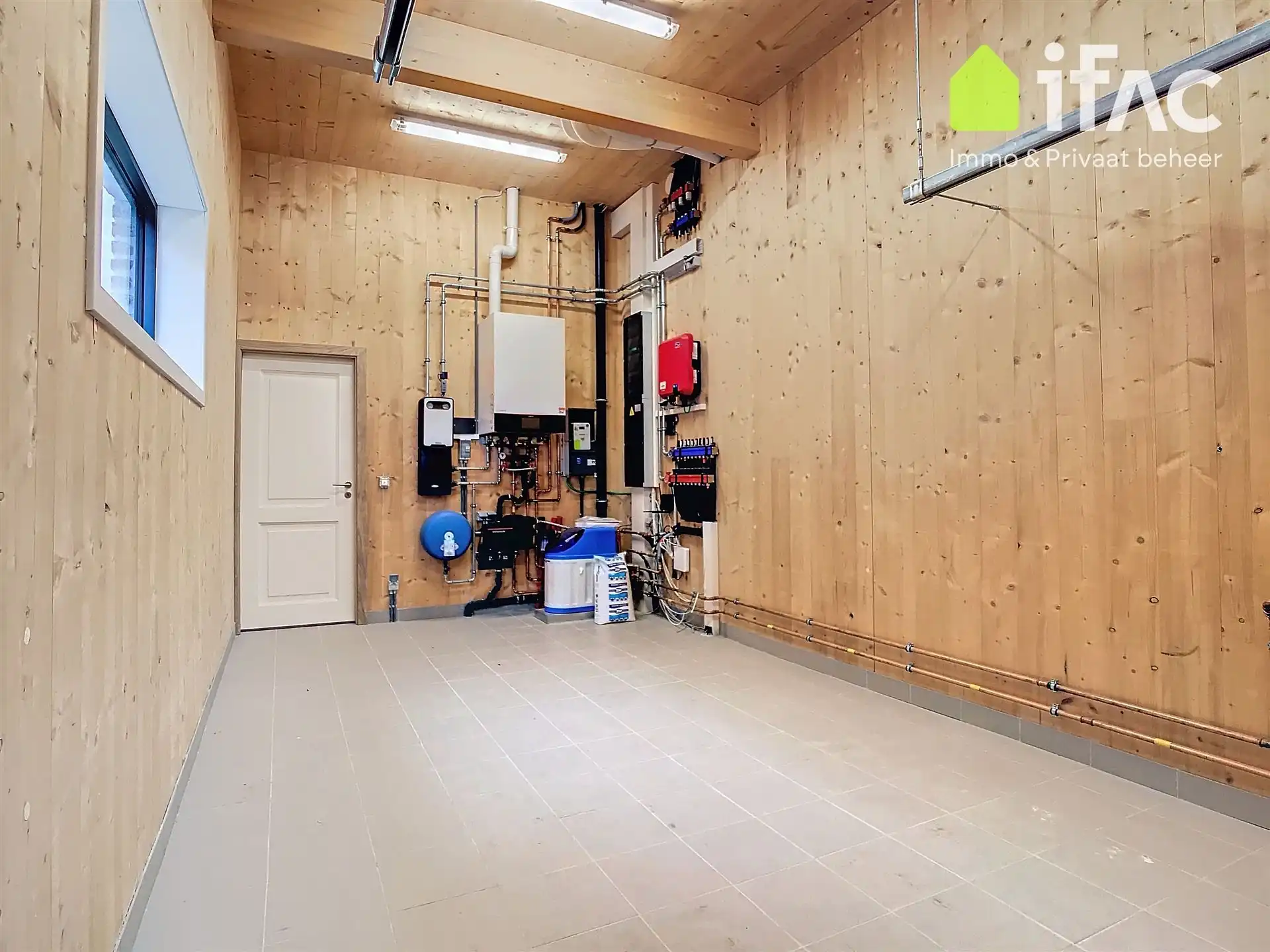 Villa met 4 slaapkamers, 2 badkamers en een grote tuin foto 18