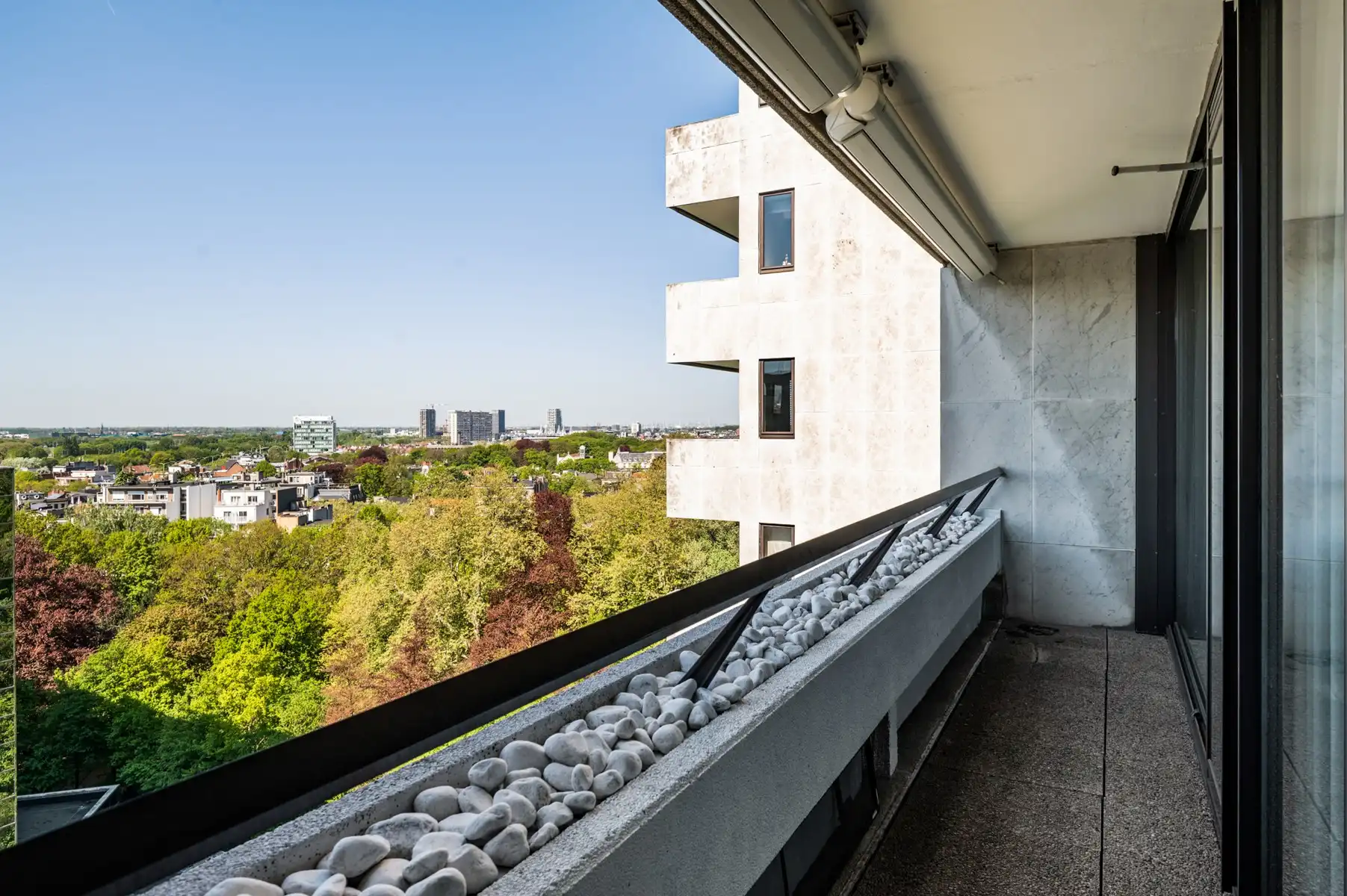 Licht en gezellig appartement 135m² + 22m² terras foto 9