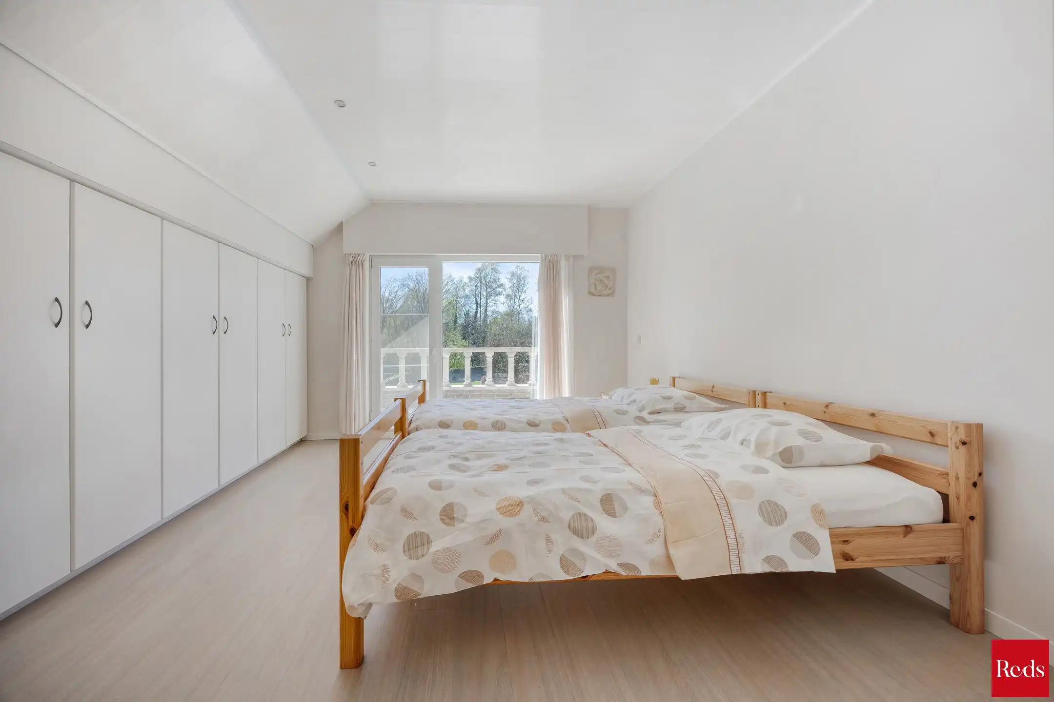 Ruime woning in oase van rust met prachtige tuin foto 17