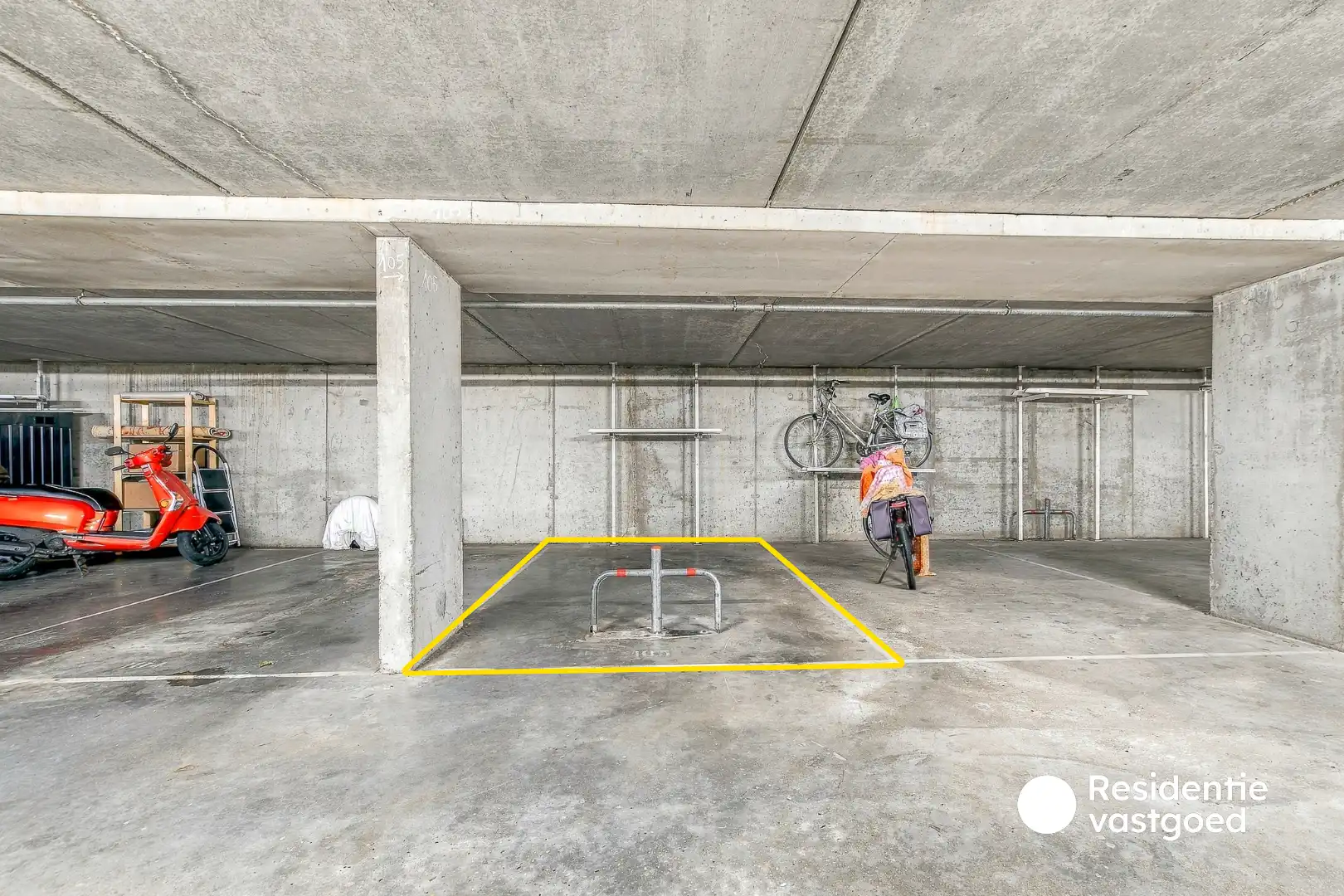 Instapklaar éénslaapkamerappartement met terras en zwembad te Bredene! foto 16