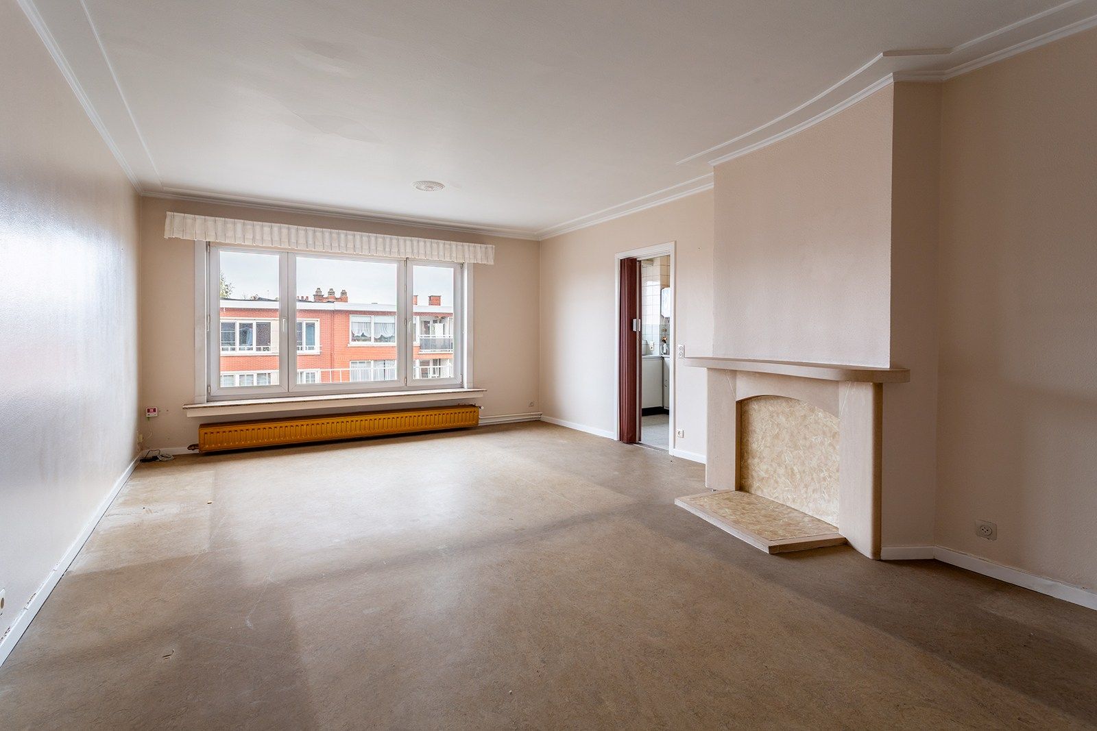 Ruim, licht appartement met 2 slaapkamers en terras foto 2