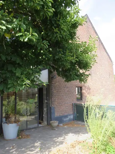 Totaal te renoveren woning op groot perceel van ca. 1270m² foto 10