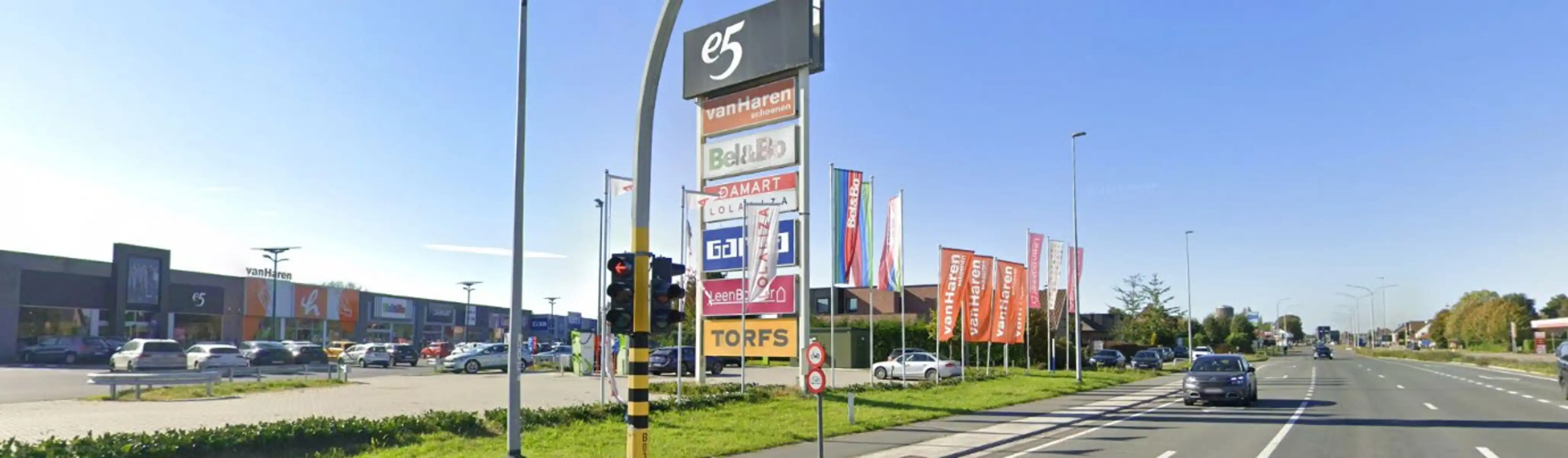 Handelspand van 1.214 m² te huur op retailpark in Lokeren foto 5