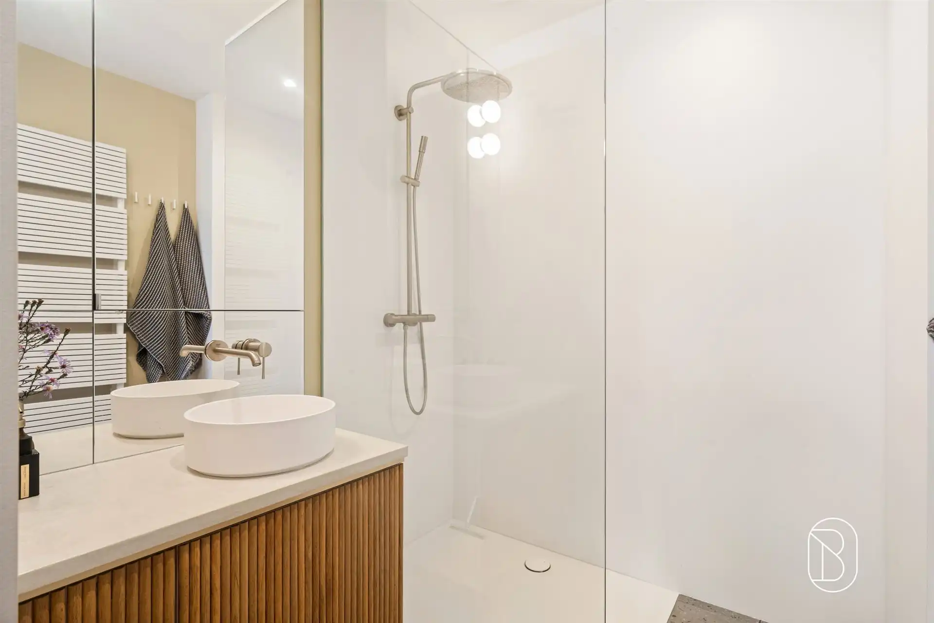 Gerenoveerde art-decowoning met 4 slpk,garage & ruime tuin  foto 26