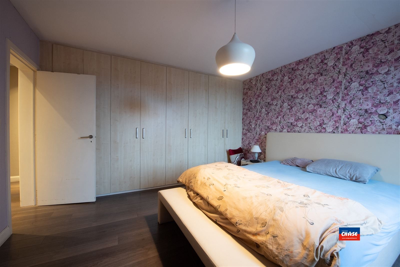 Handelshuis met groot appartement, garage en tuin foto 39