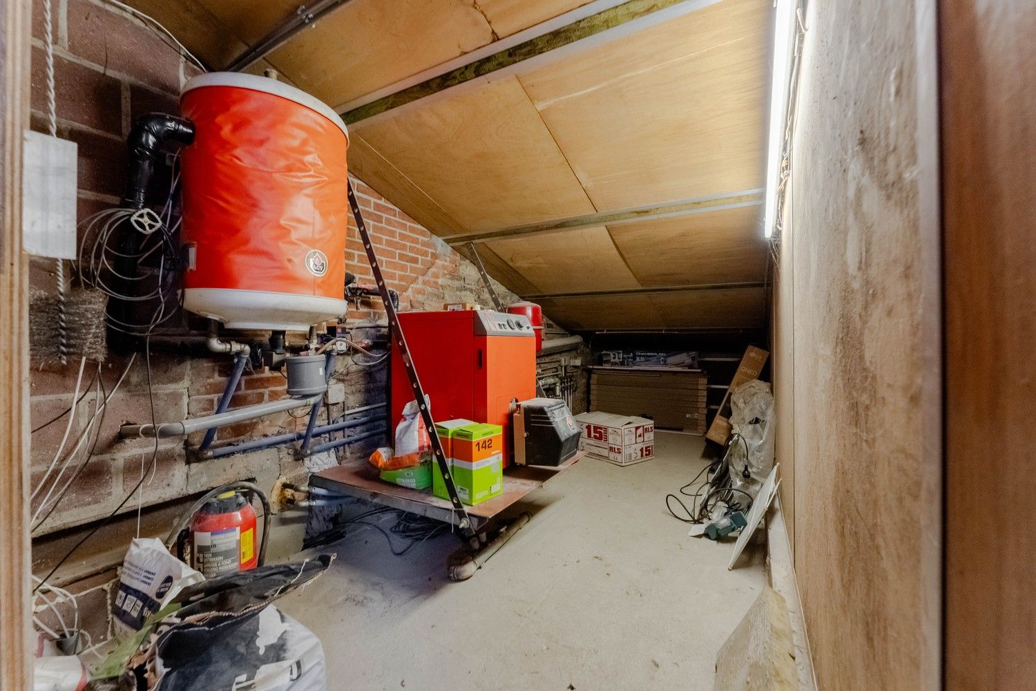 Prachtige hoeve op een ruim perceel van maar liefst 5ha 12a 12ca foto 16