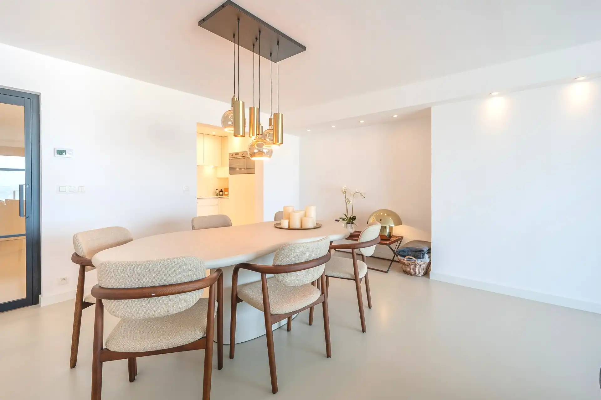 Ruim en lichtrijk appartement met frontaal zeezicht in Duinbergen foto 5