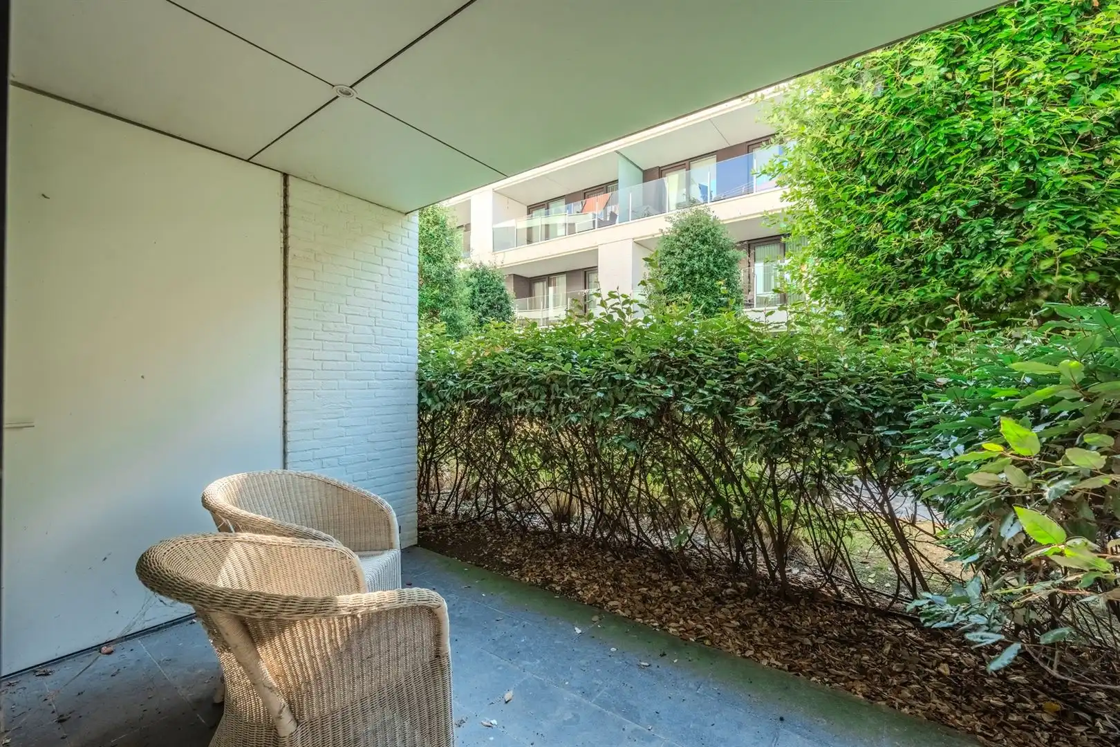 Prachtig gelegen gelijkvloers appartement met 2 slaapkamers foto 14