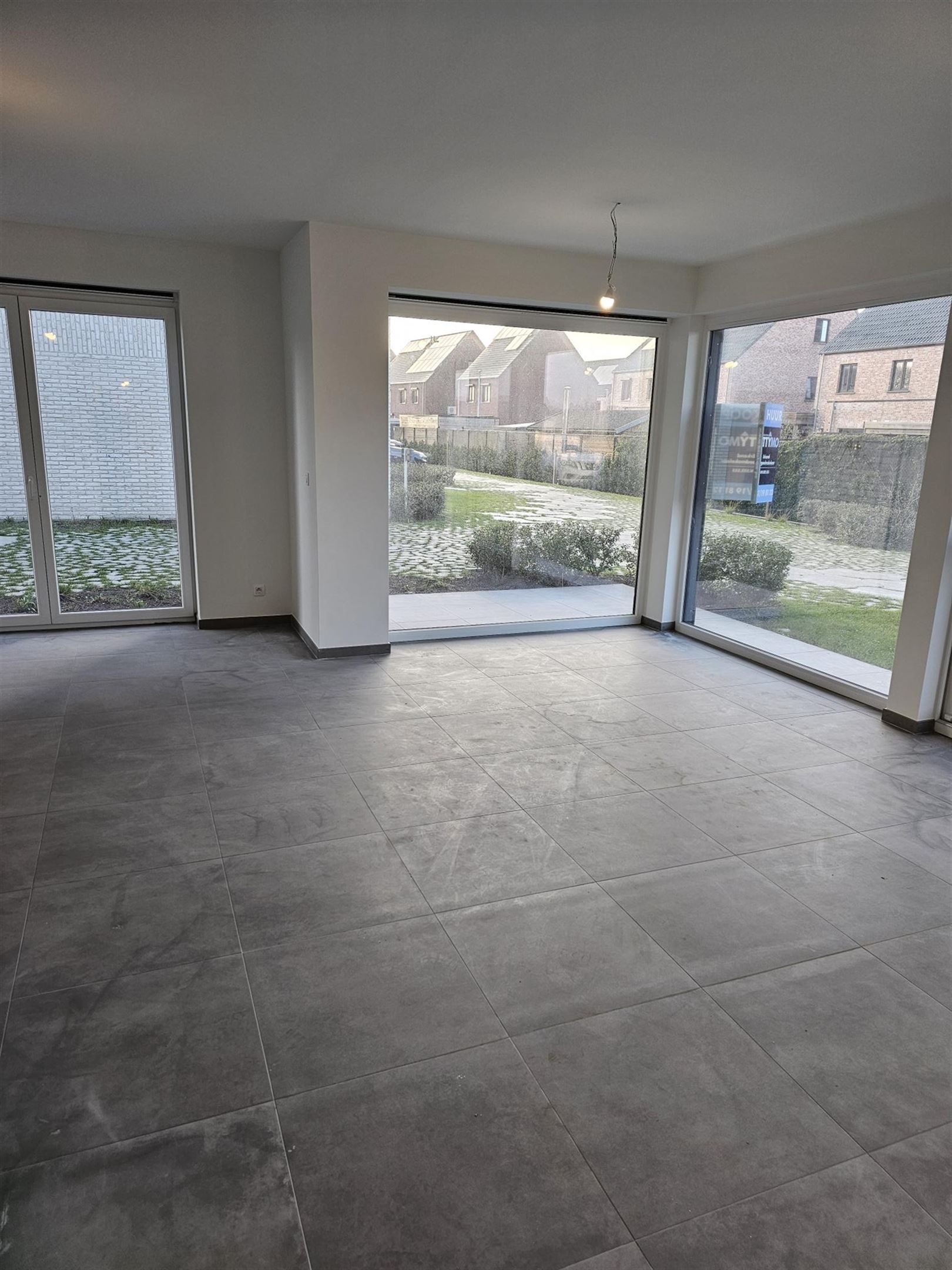 Rustig gelegen nieuwbouwappartement met één slaapkamer en ruime garage. foto 6