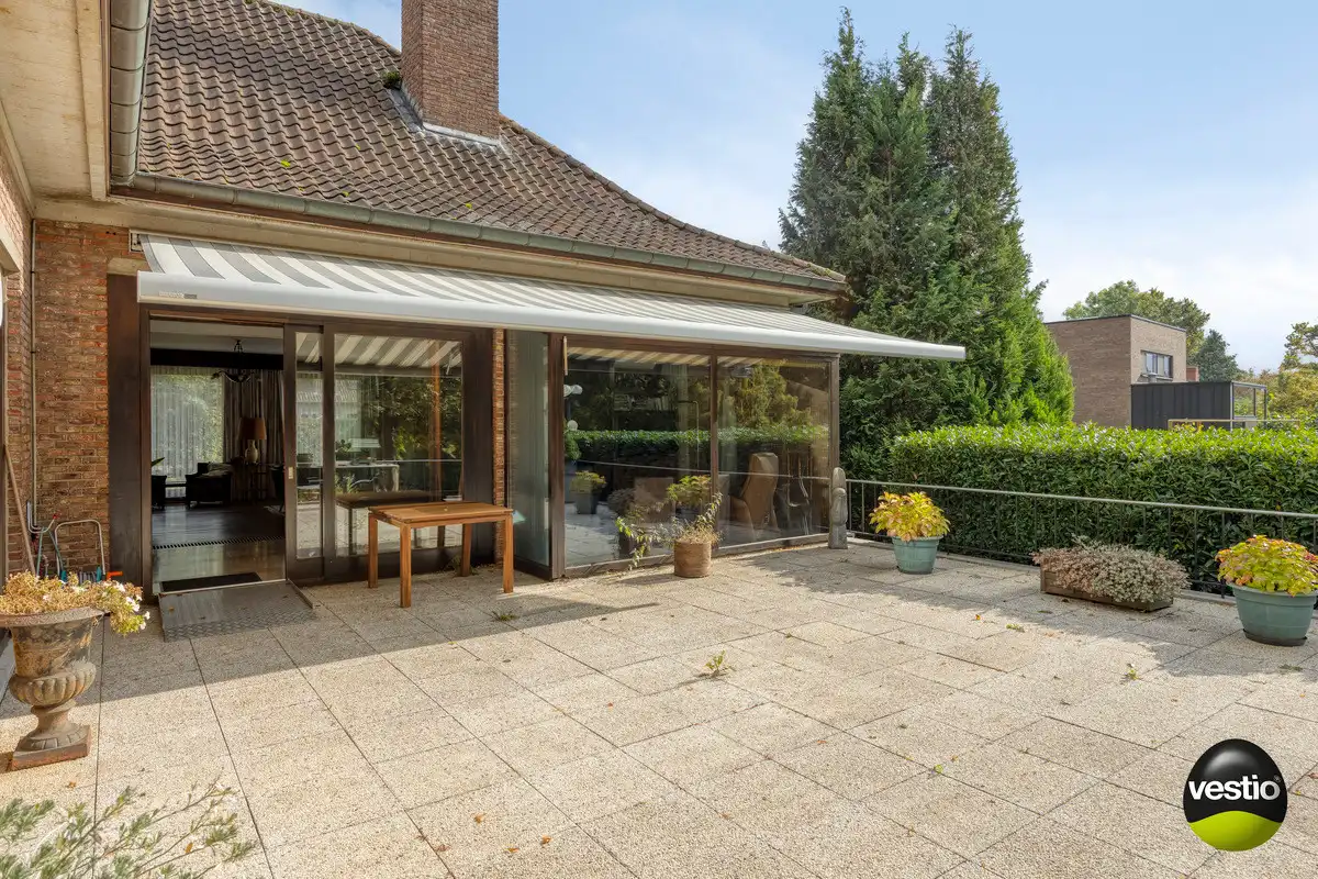 RUIME RESIDENTIEEL GELEGEN VILLA OP 46A89CA NABIJ CENTRUM BILZEN. foto 46