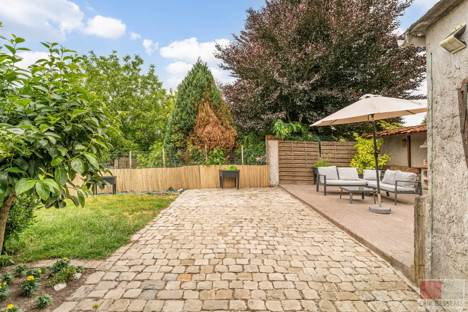 Gedeeltelijk gerenoveerde (vierkants)hoeve, met een potentieel woonoppervlakte van 547m² gelegen op een perceel van 1366m². foto 26