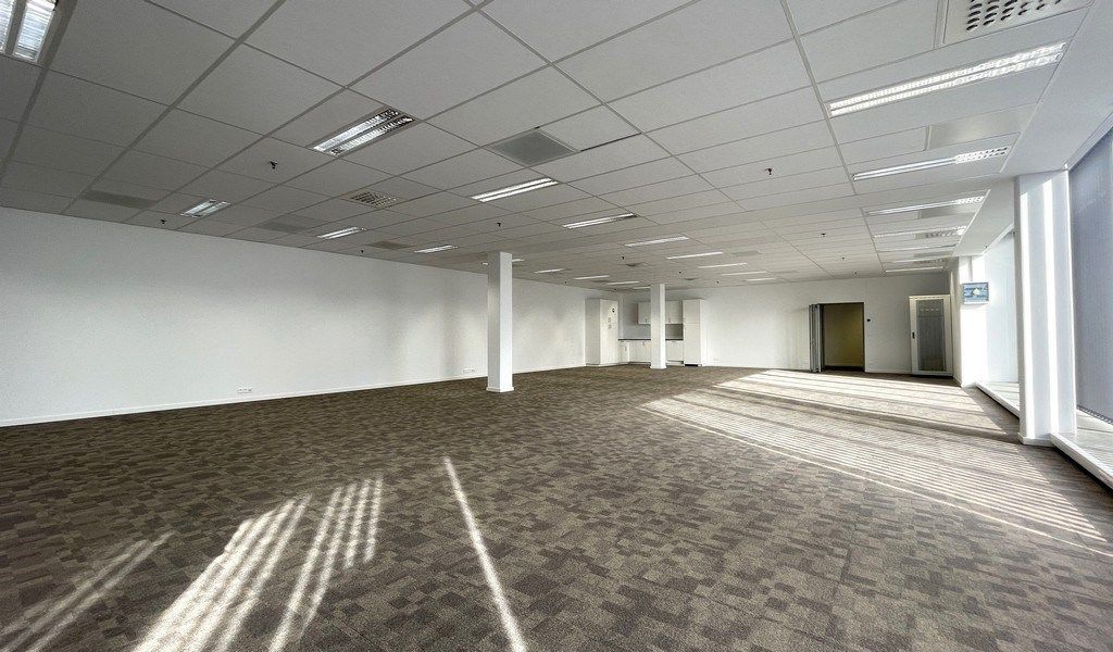 Vernieuwde kantoren te huur in Ahlers Building te Antwerpen foto 18