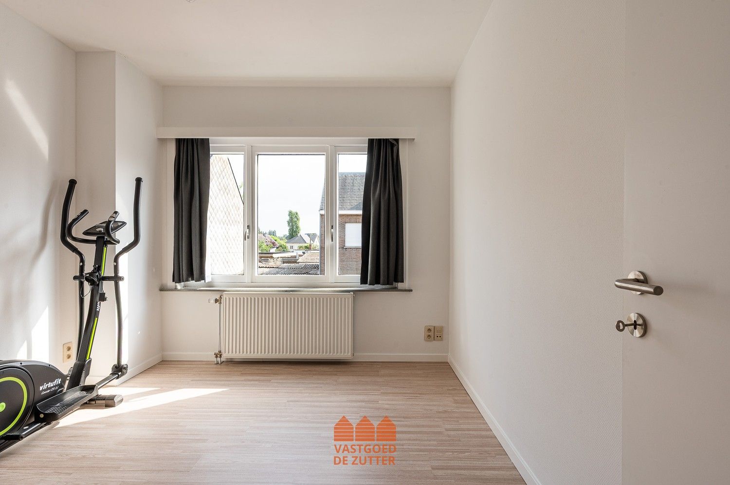 Twee slaapkamer appartement met garage te Gentbrugge. foto 7