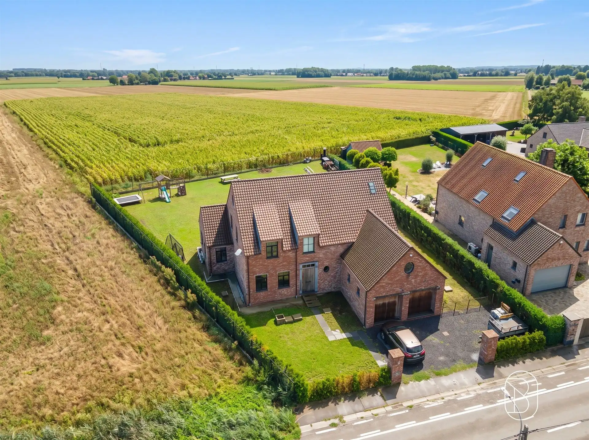 Recente pastorijwoning met 5 slk, lift en ruime tuin! foto 4
