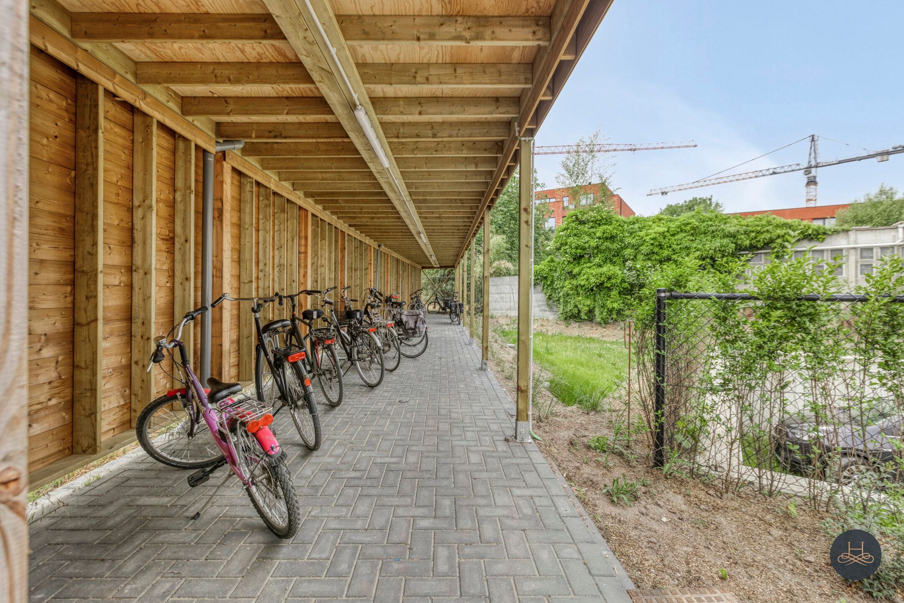 Uniek, ruim dakappartement met staanplaats en zicht op groen foto 26