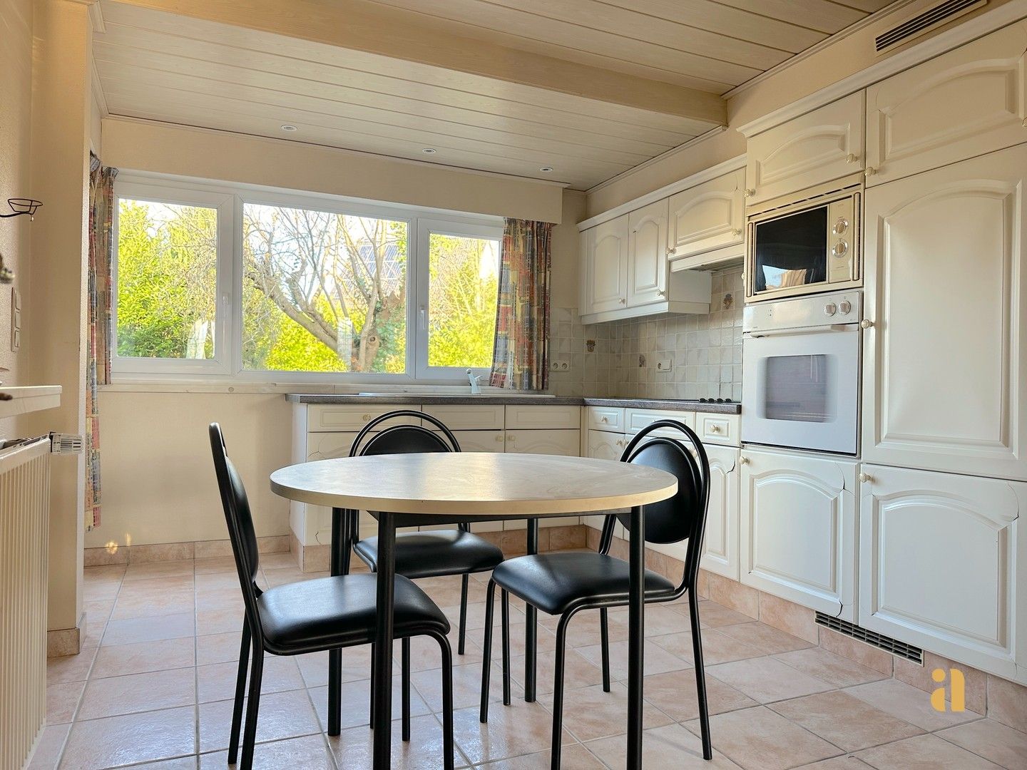 Lichtrijke open bebouwing met charme en groeikansen foto 16