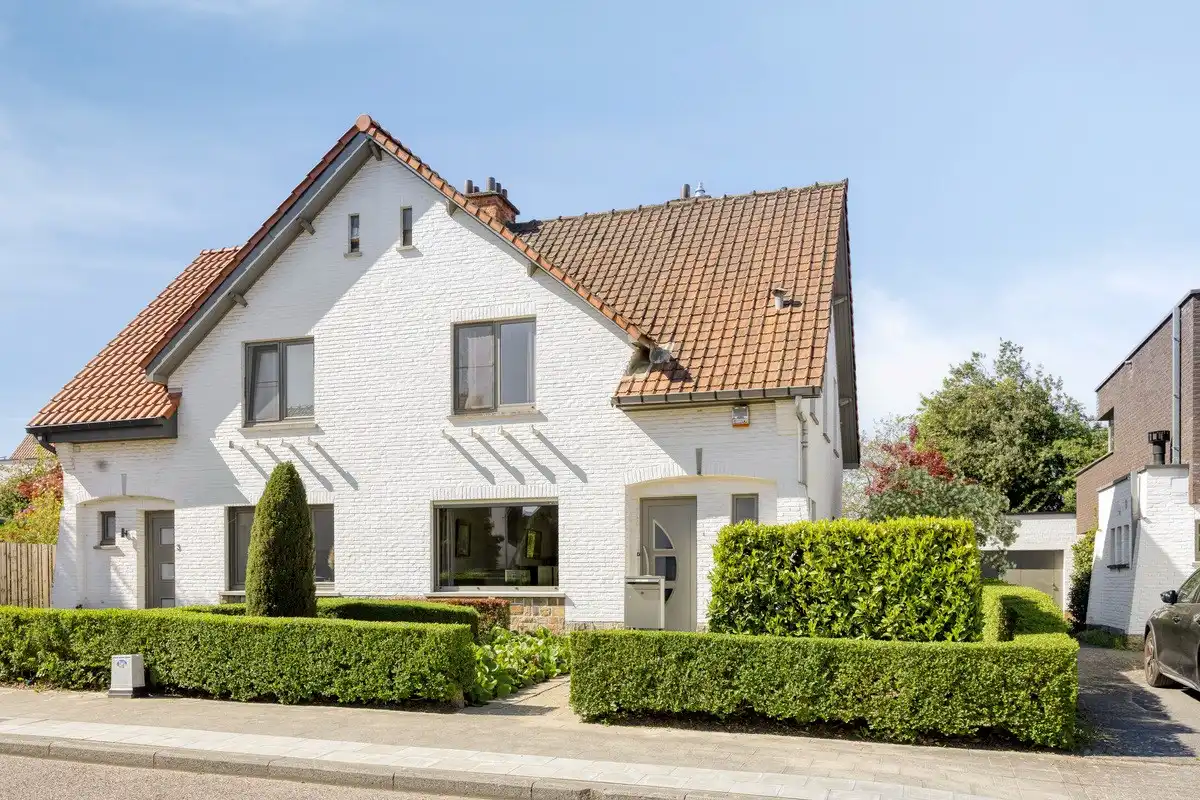 Half open bebouwing met 3 slaapkamers, zuid/west georiënteerd tuin op super ligging in Kessel-Lo!  foto 2