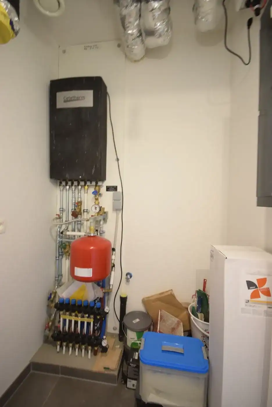INSTAPKLAAR EEN SLAAPKAMER APPARTEMENT MET PARKEERPLAATS EN BERGING foto 11