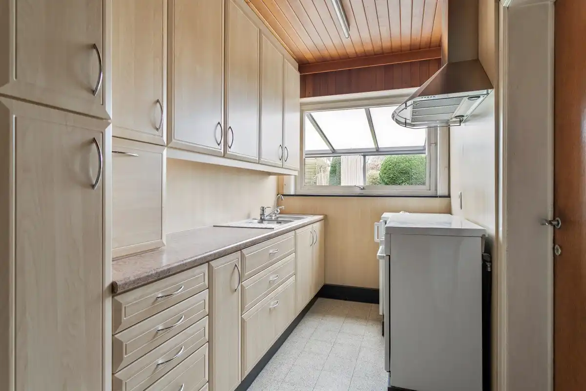 Ruime woning met 4 slaapkamers en garage! foto 9