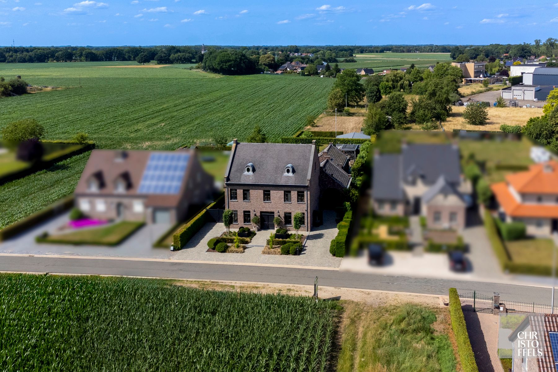 Stijlvolle herenvilla van 533 m² met zwembad, wintertuin en gastenverblijf nabij de Nederlandse grens! foto 37