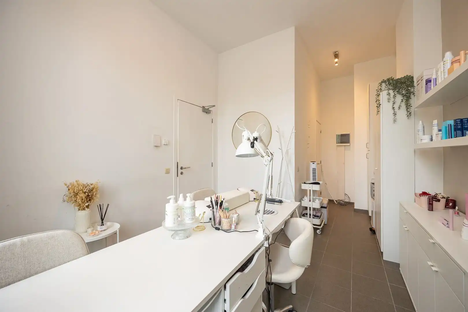 Moderne handelsruimte aan Park Spoor Noord foto 4