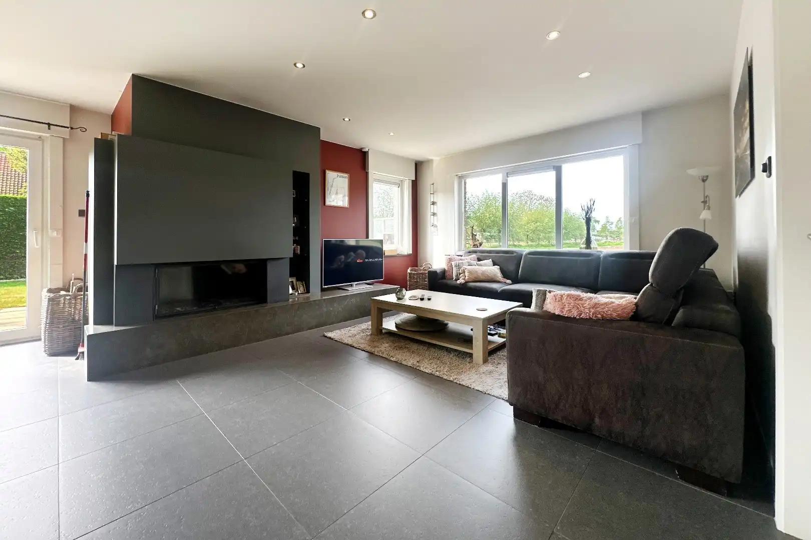 Instapklare woning met landbouwgrond in Assebroek foto 7