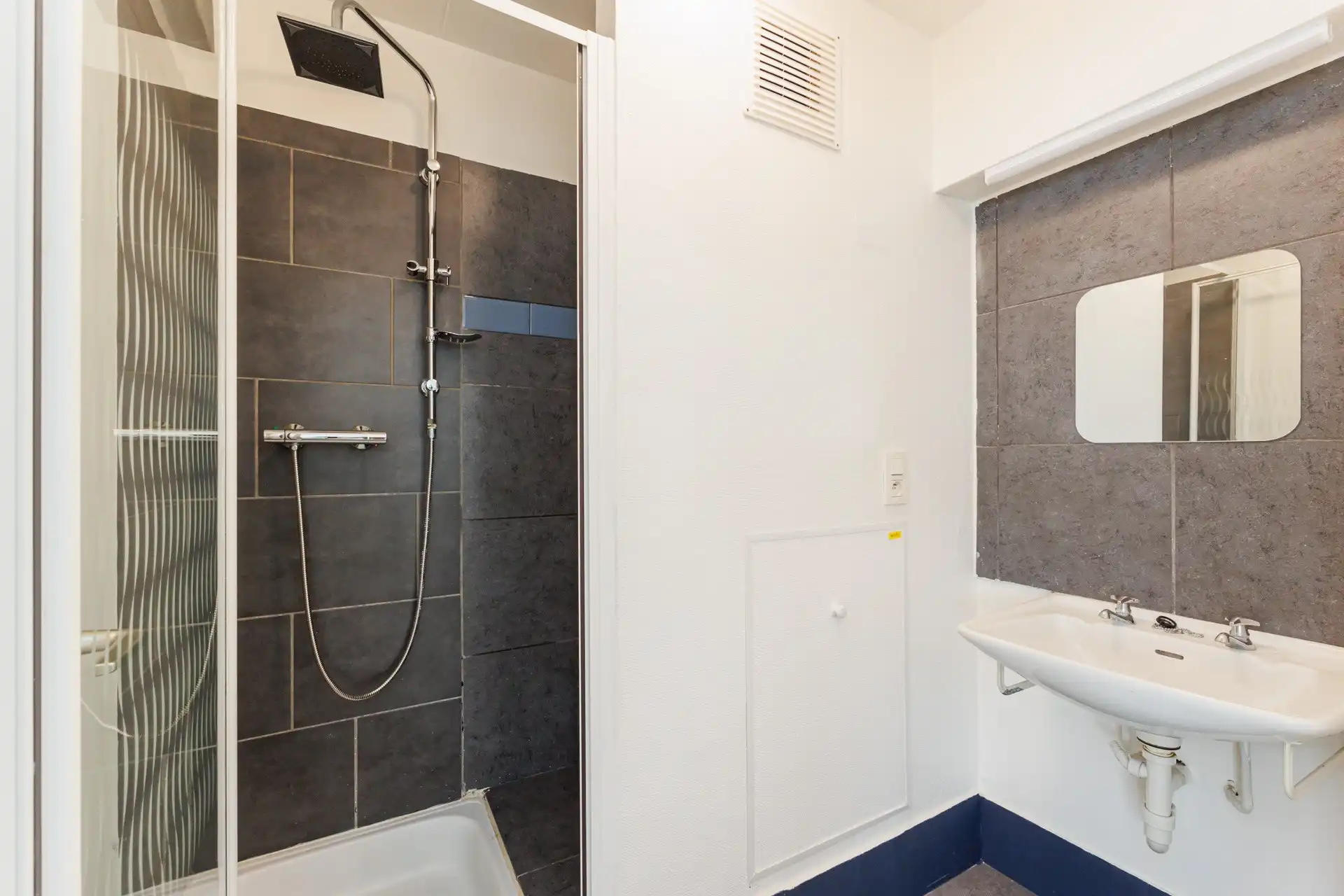 Gelijkvloers appartement / praktijk in Silsburg Deurne-Zuid foto 8