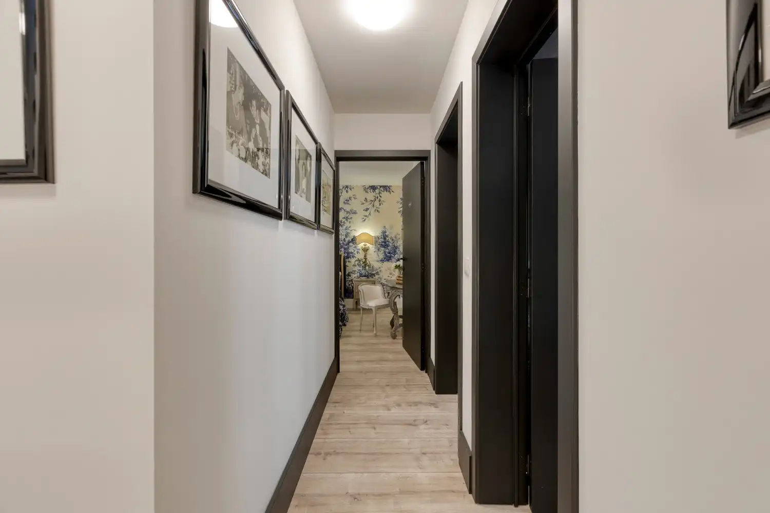 Karaktervolle woonst met indrukwekkend interieur in hartje Oud-Rekem! foto 19