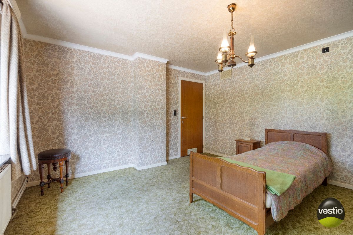 OP TE FRISSEN HALF VRIJSTAANDE WONING OP 7A87CA STADSRAND HASSELT. foto 17