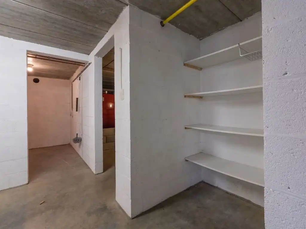 Zeer goed onderhouden vrijstaande woning met veranda en carport foto 38