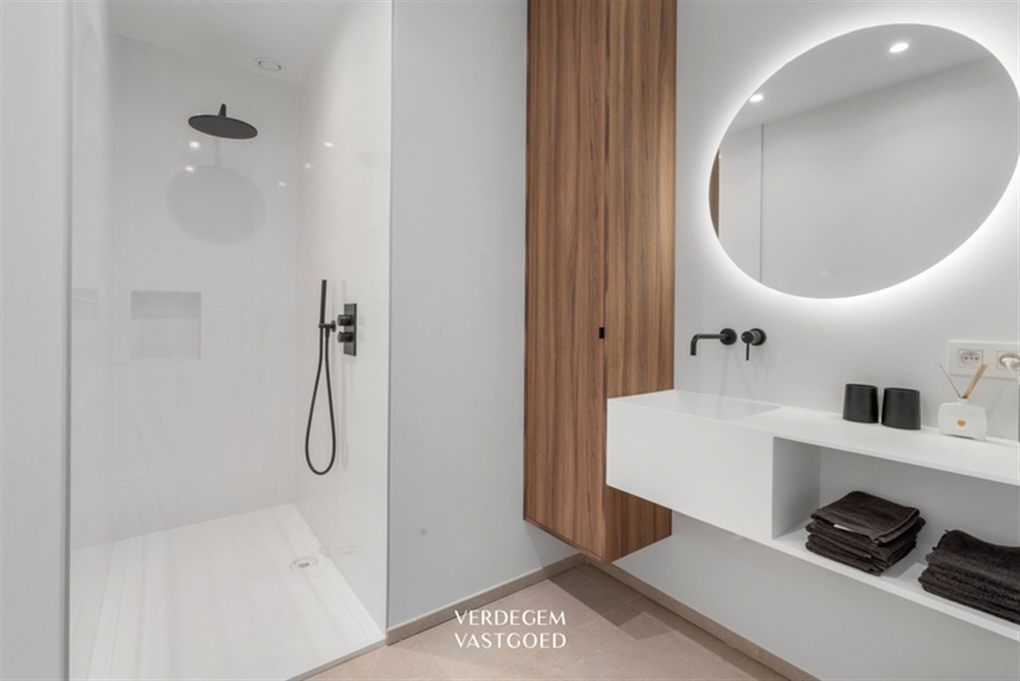 Prachtig compact wonen aan het Leopoldkanaal: volledig vernieuwd en 2 slaapkamers foto 11