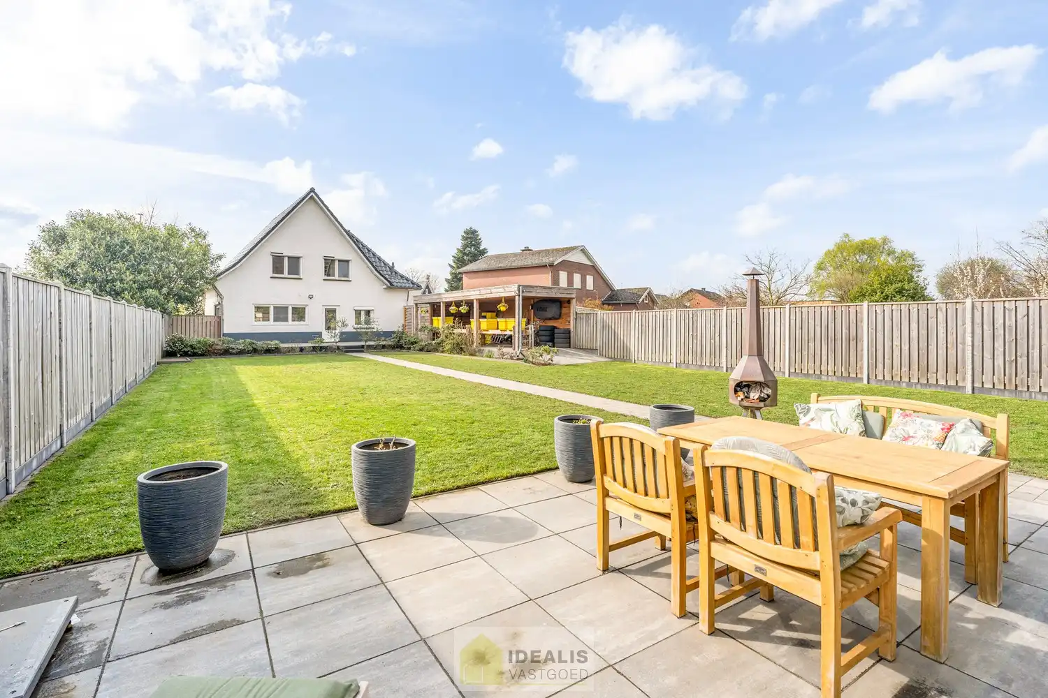 Recent gerenoveerde en perfect onderhouden eengezinswoning met lichtrijke leefruimte, praktisch uitgeruste keuken, 3 slaapkamers, knappe badkamer en knap bijgebouw! foto 43