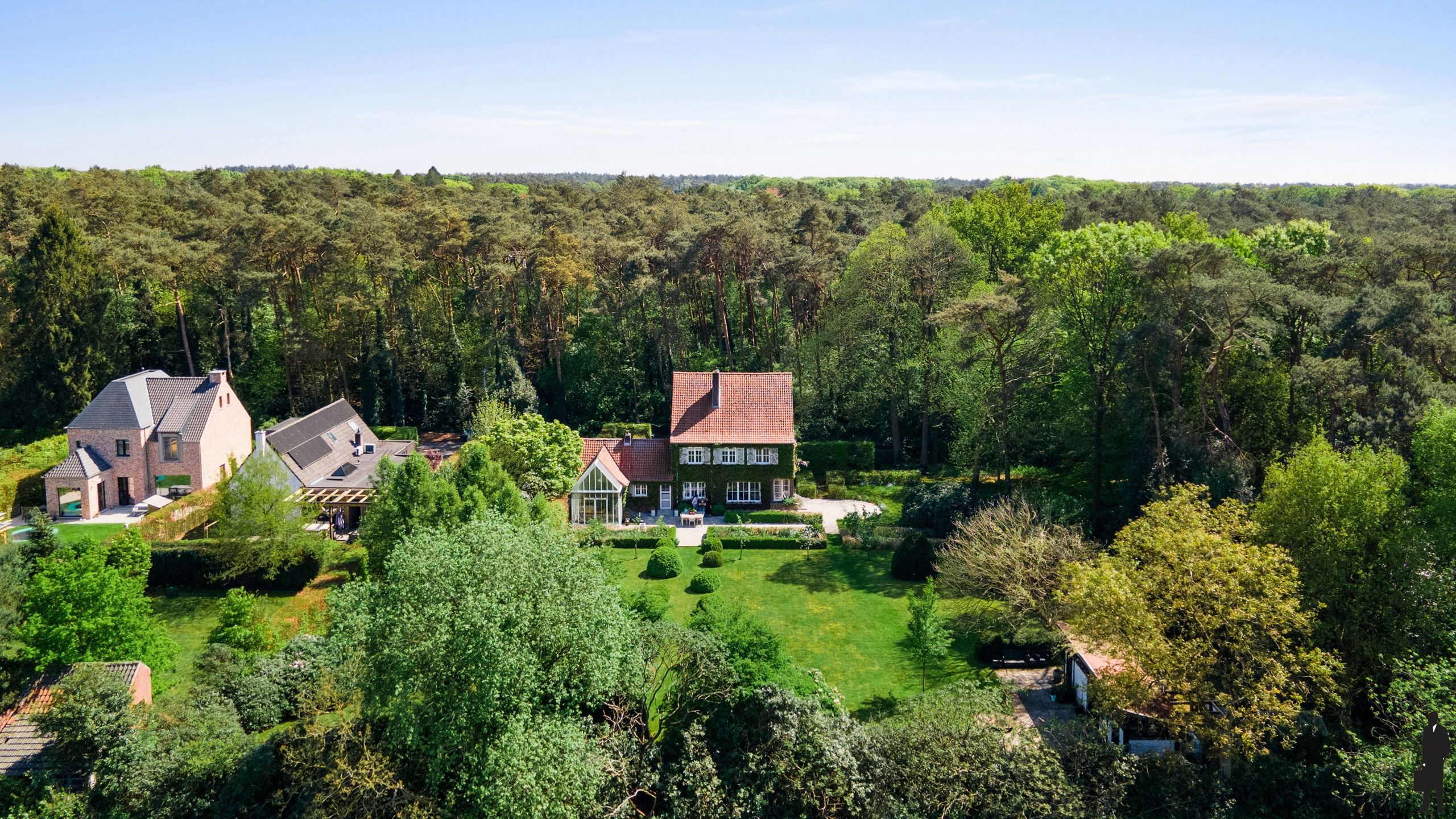 AUTHENTIEKE VILLA MET PARKTUIN EN VERKAVELINGSPOTENTIEEL foto 37