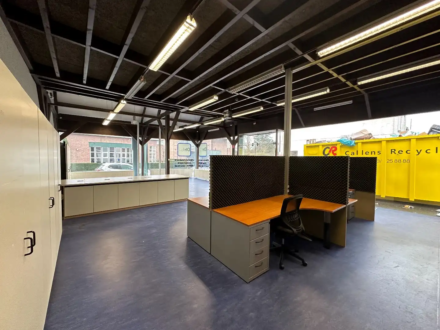 Magazijn met toonzaal te koop in centrum Heule. foto 20