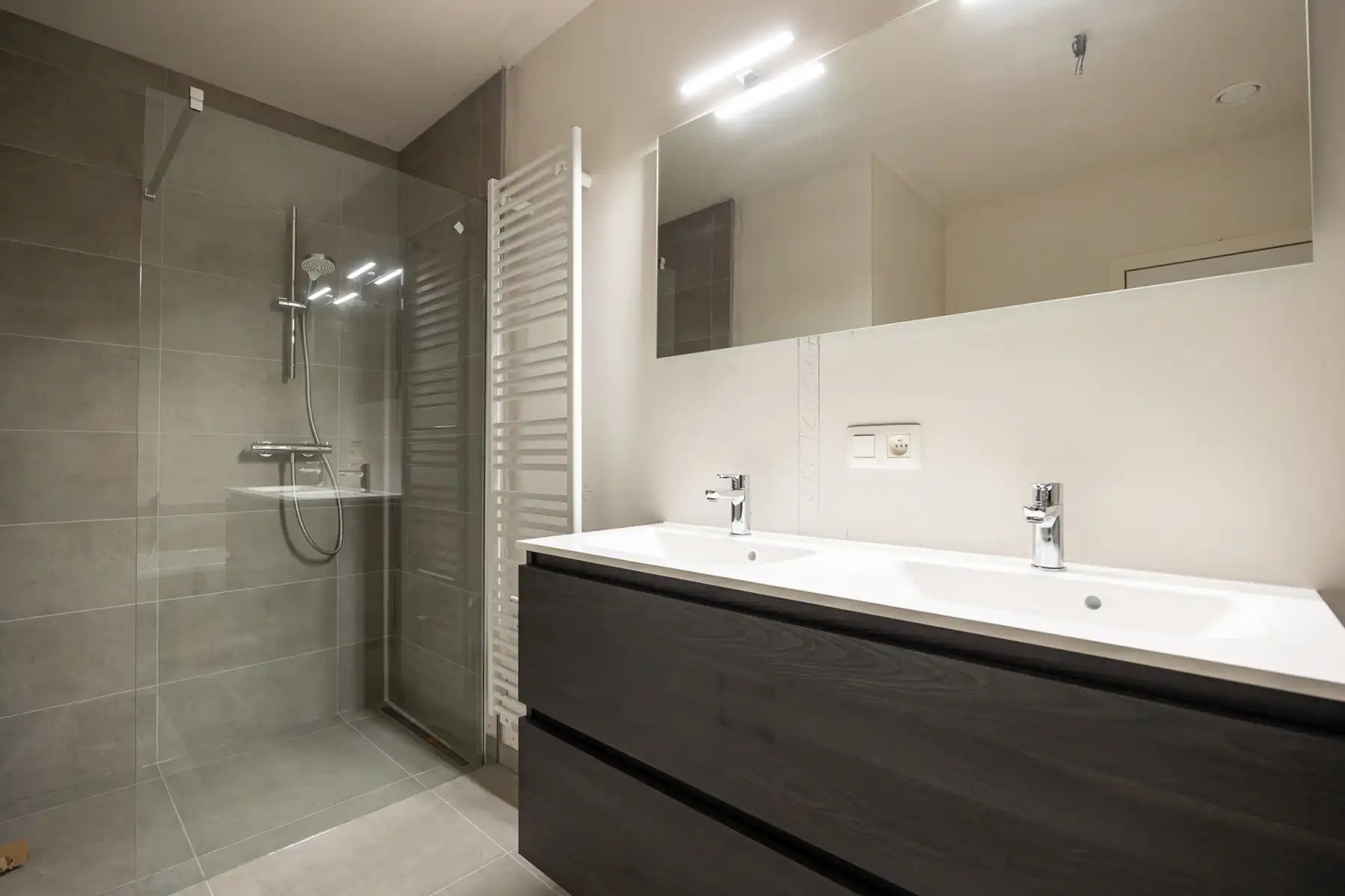 Woning met 4 slaapkamers en fietsenberging/carport op perceel van ca 327m² foto 18
