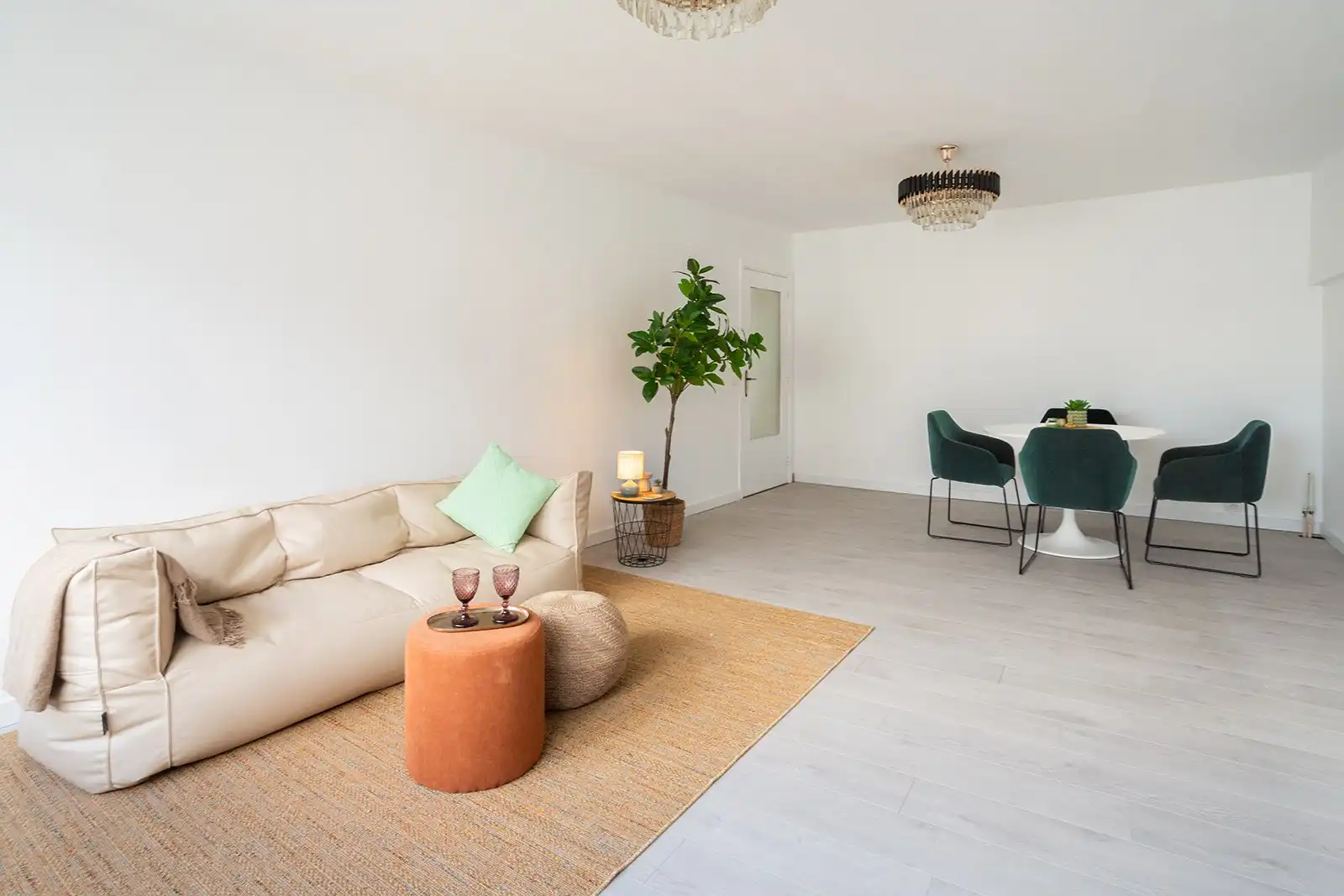 Drie slaapkamers, twee terrassen, één centrale ligging foto 4