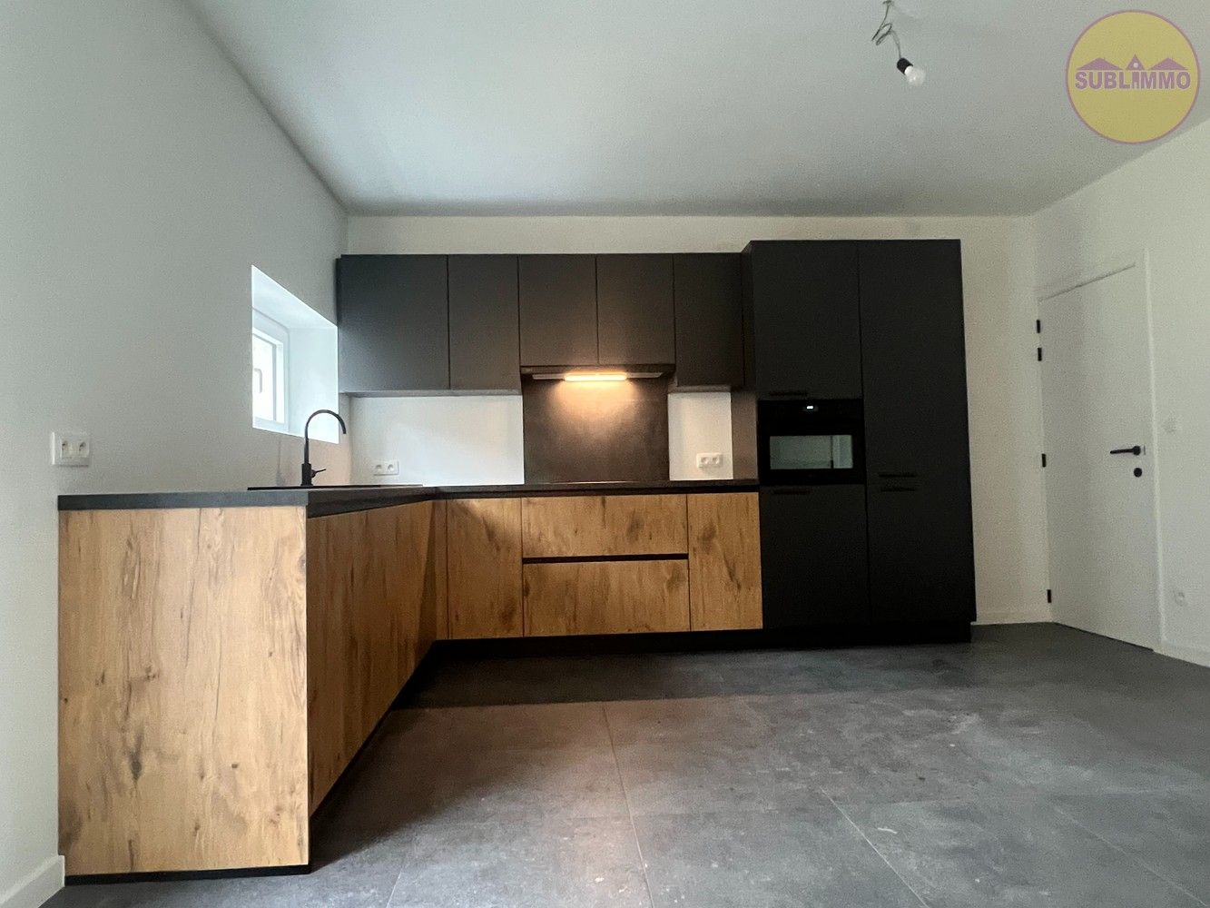 Prachtig gerenoveerde woning op een perceel van 243m². foto 4