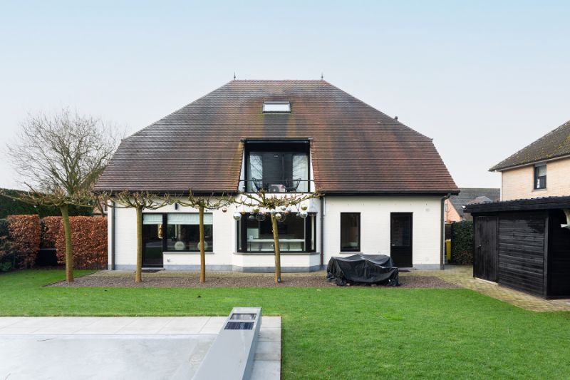 Prachtige villa in doodlopende straat in Essen Centrum foto {{pictureIndex}}