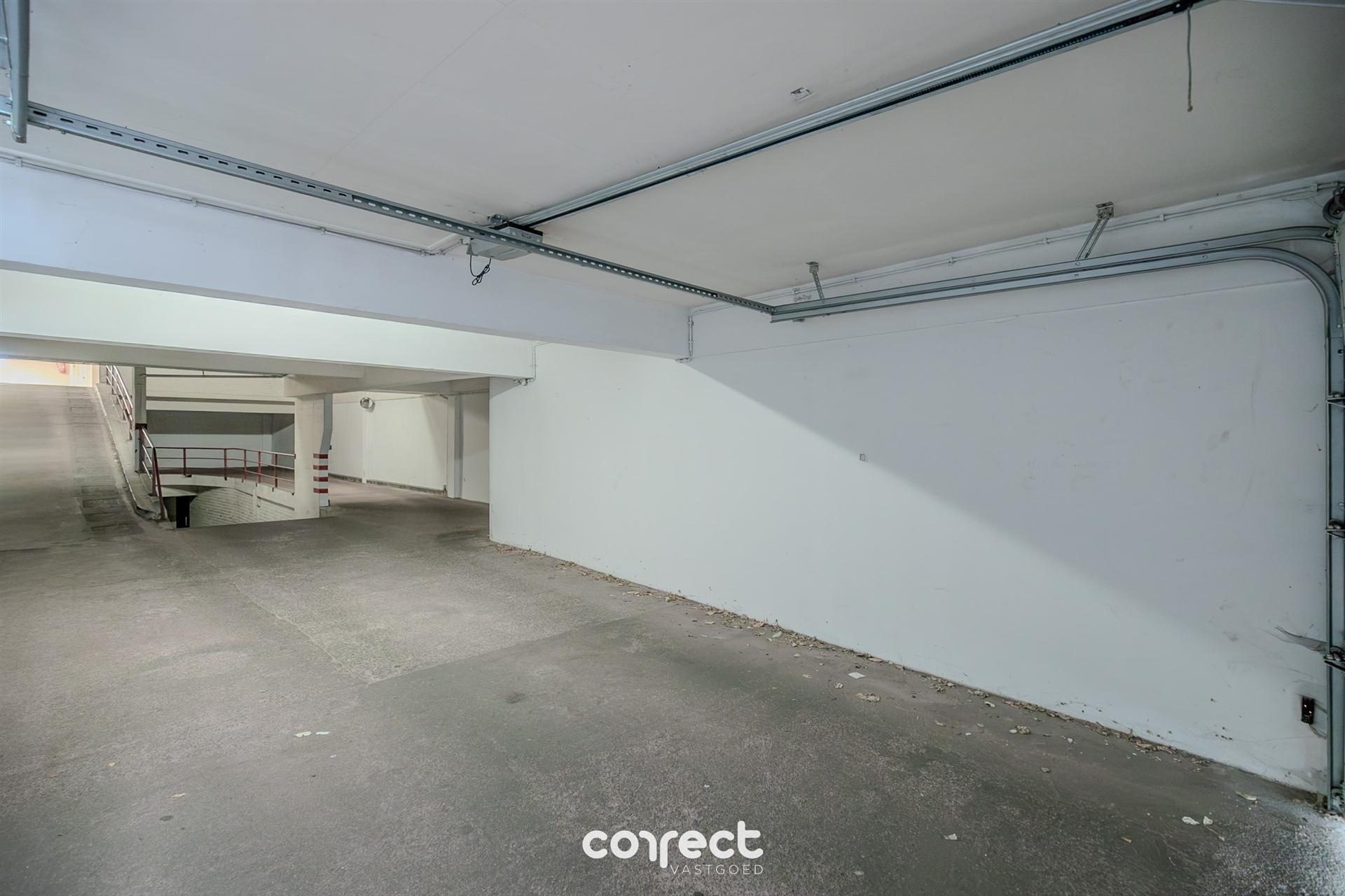 Parking/Garagebox foto 3
