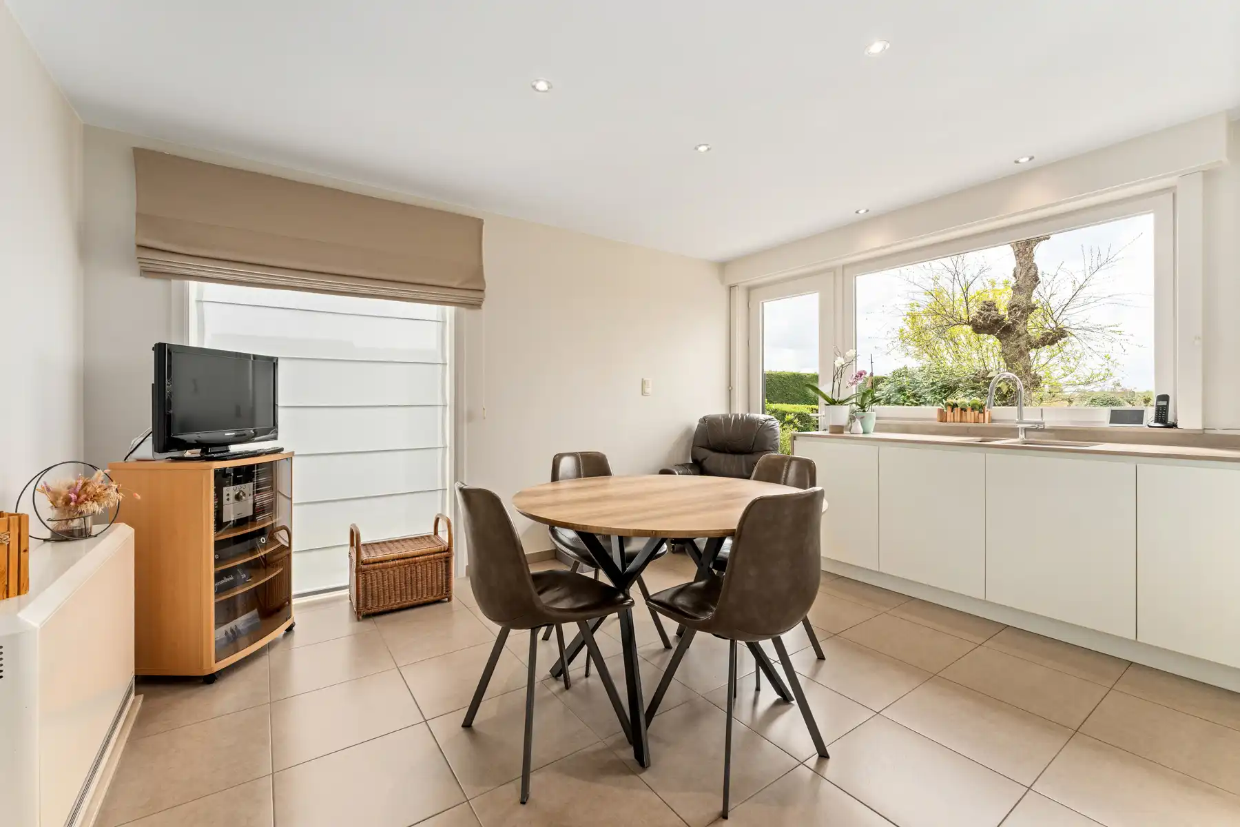 Instapklare woning met landelijk zicht foto 8